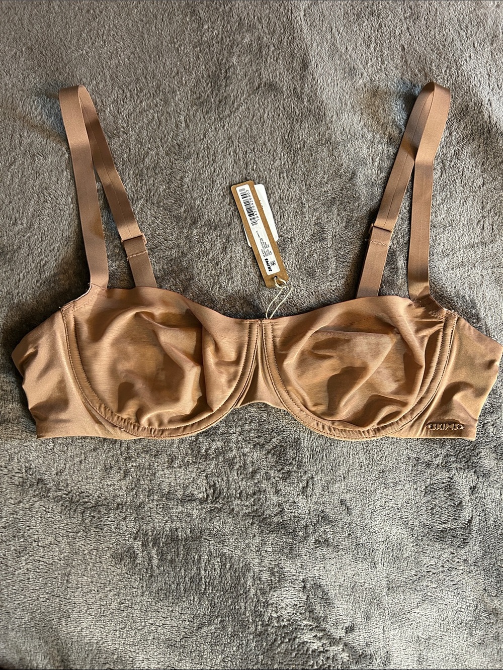 SKIMS Nude/Tan Underwire Bra